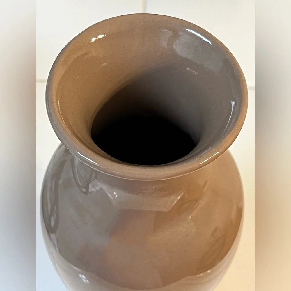 VTG Royal Haeger Light Brown Ceramic Pottery Signed Flower Vase 10 in Height